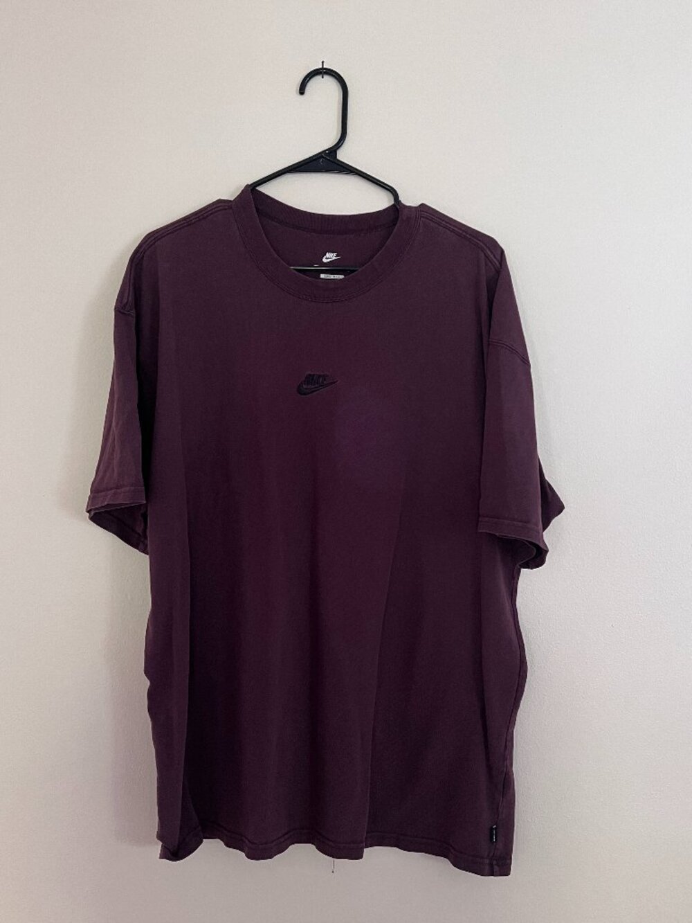 Nike Premium Essentials Heavyweight T-Shirt